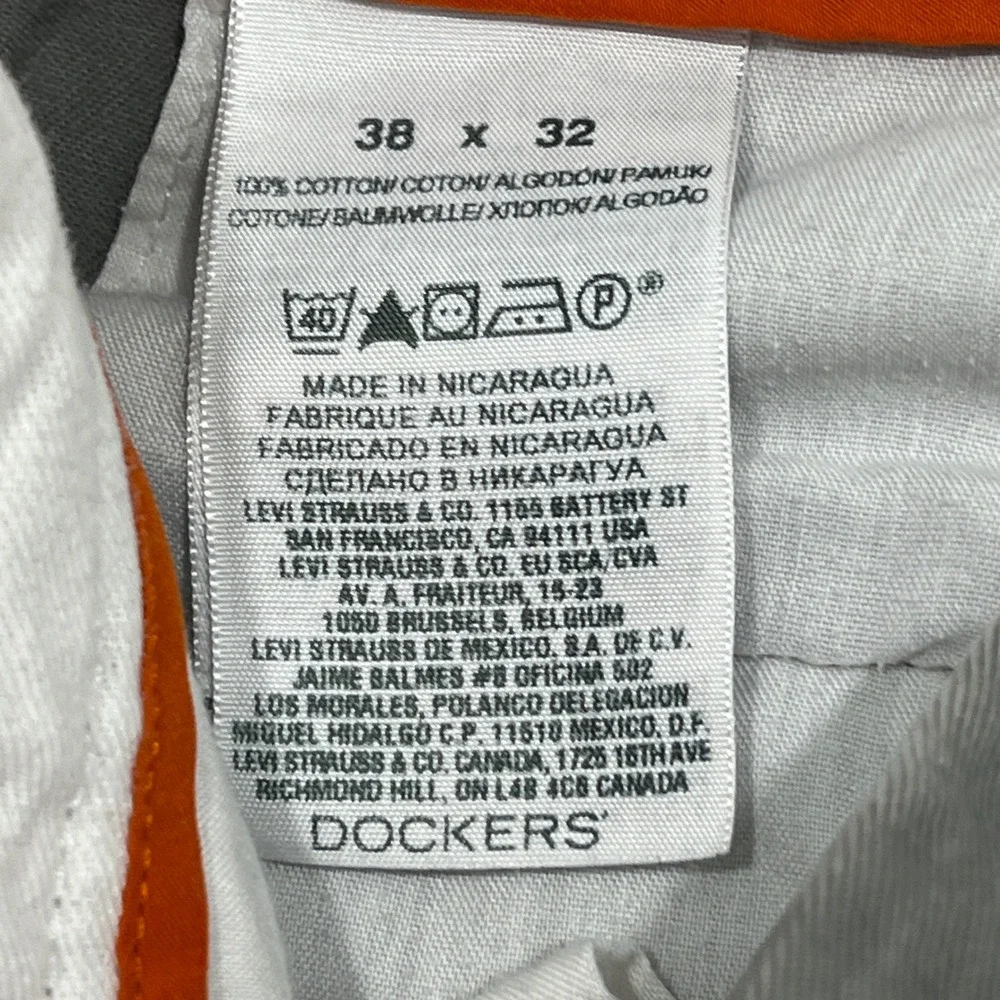 Dockers D3 Classic Fit Gray Chino Pants Mens 38x32* Flat Front Cotton *NOTE